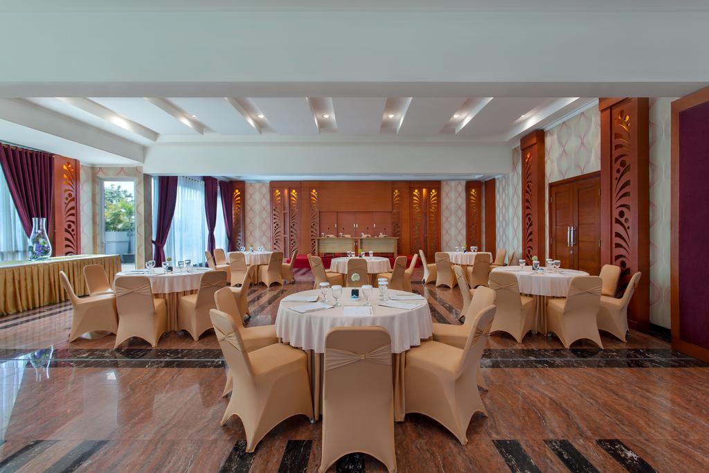 Sahati Hotel Джакарта Экстерьер фото